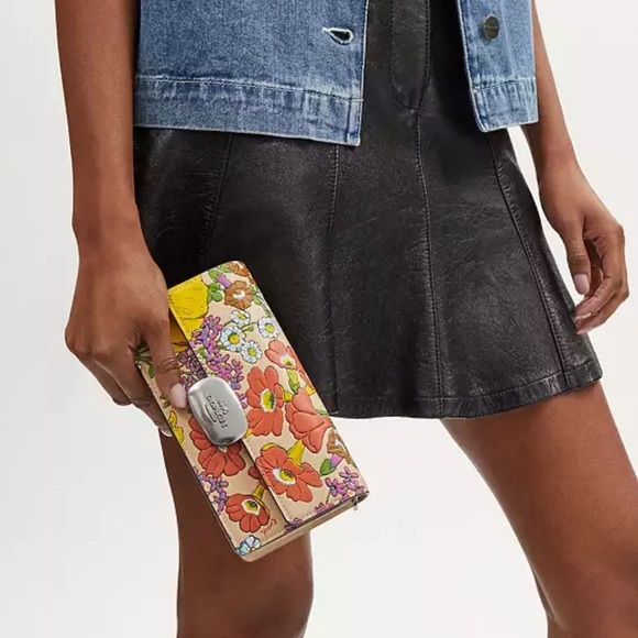 Coach Eliza Small Flap Crossbody With Floral Print, limited edition- NWT - Picture 6 of 8